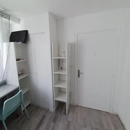 Palais De Justice Apartment *